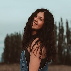 Meet your Posher, Avery